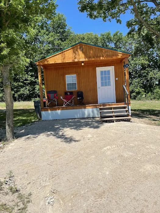 Eagle Bay Cabins Picture 10
