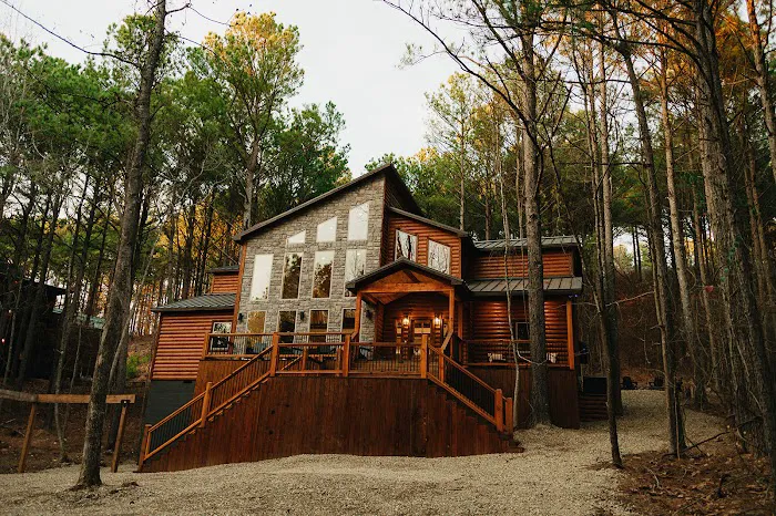 Lodger Than Life Cabin Picture 8