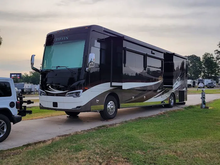 Southern Living RV Park Greenwood LLC Picture 9