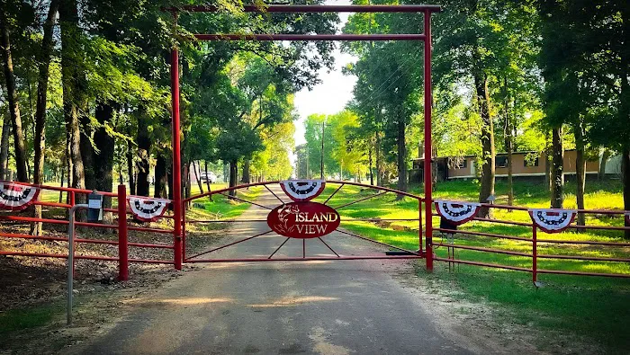 Island View Office Picture 4