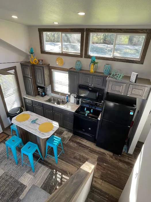 Red's Cozy Rentals Picture 5