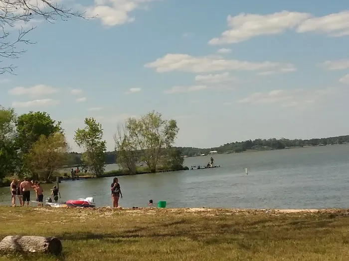 Hughes Campground lake Picture 4