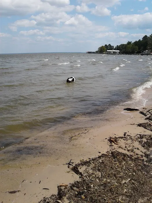 Hughes Campground lake Picture 5