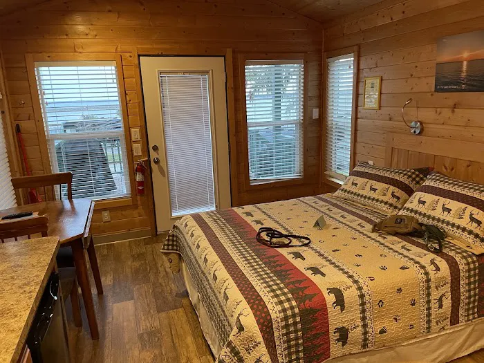 On The Lake RV and Cabin Resort Picture 4