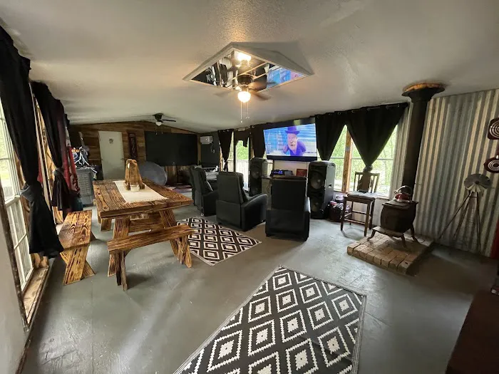 Lil o aces , Creekside Bunkhouse & Campground Picture 7