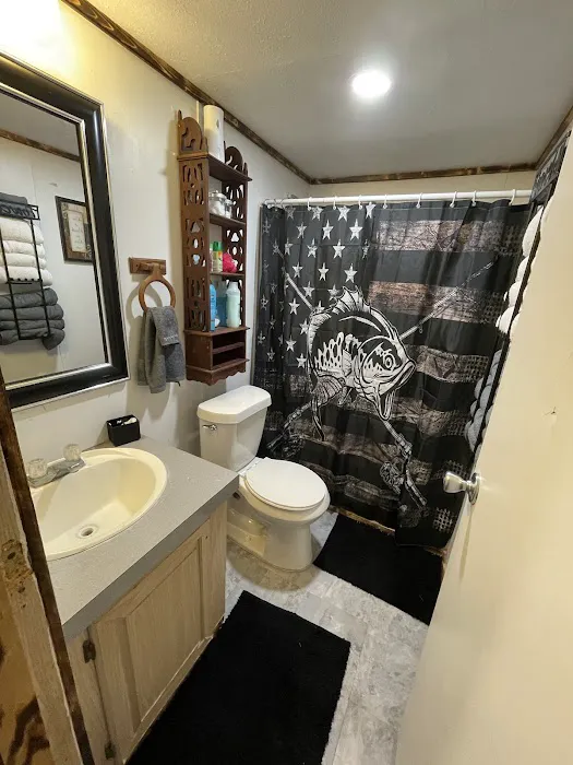 Lil o aces , Creekside Bunkhouse & Campground Picture 6