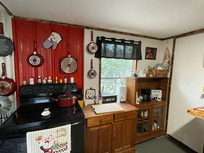 Lil o aces , Creekside Bunkhouse & Campground Picture 5