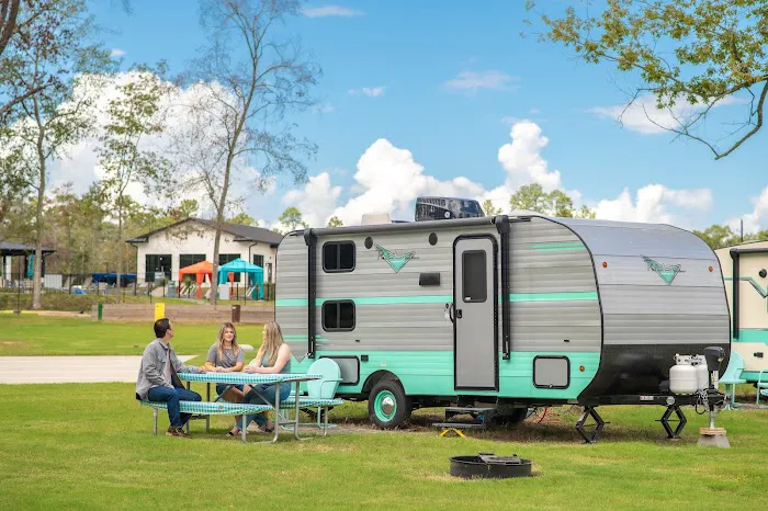 The Retreat RV & Camping Resort Picture 4