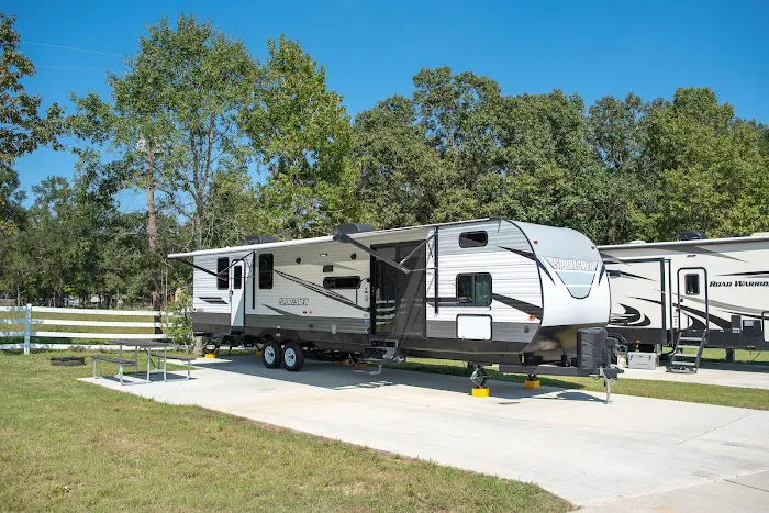 The Retreat RV & Camping Resort Picture 5