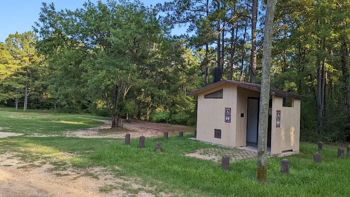 Kelly's Pond Motorized Campground Picture 3