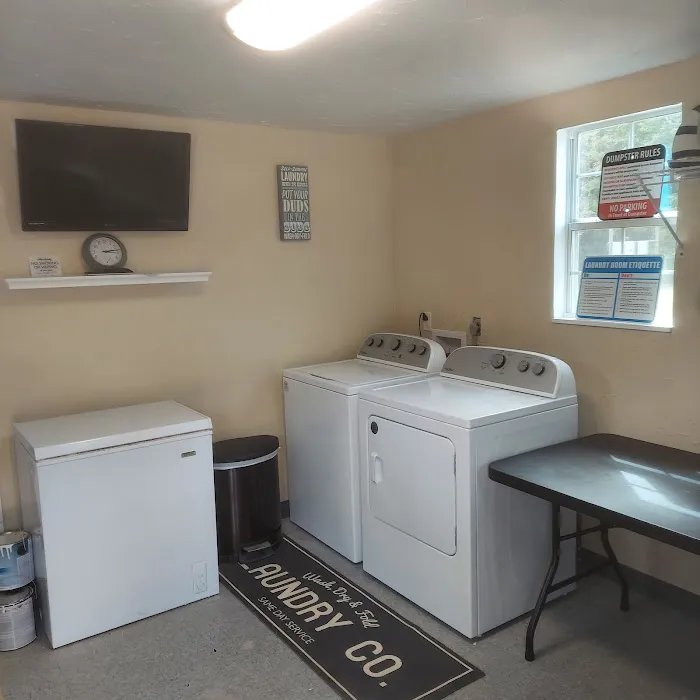 Charlies Place RV park Picture 9
