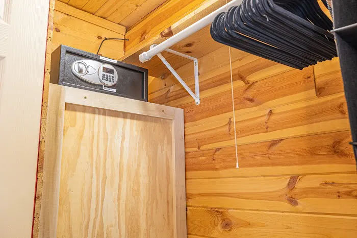 Whispering Pines Cabin Picture 3
