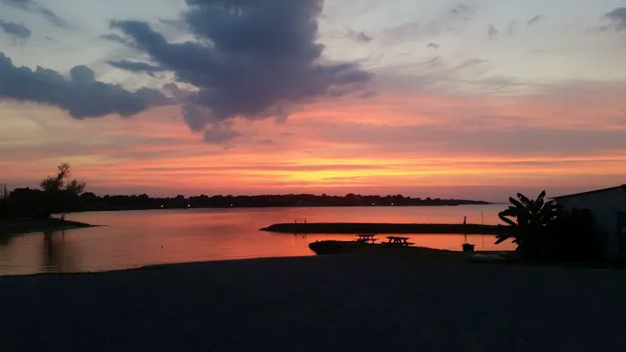 Sunset Cove Marina- Campground & RV Resort Picture 8