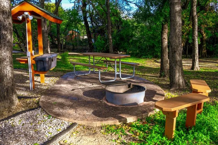 Dallas / Arlington KOA Holiday Picture 8