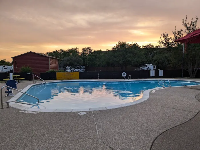 Dallas / Arlington KOA Holiday Picture 1