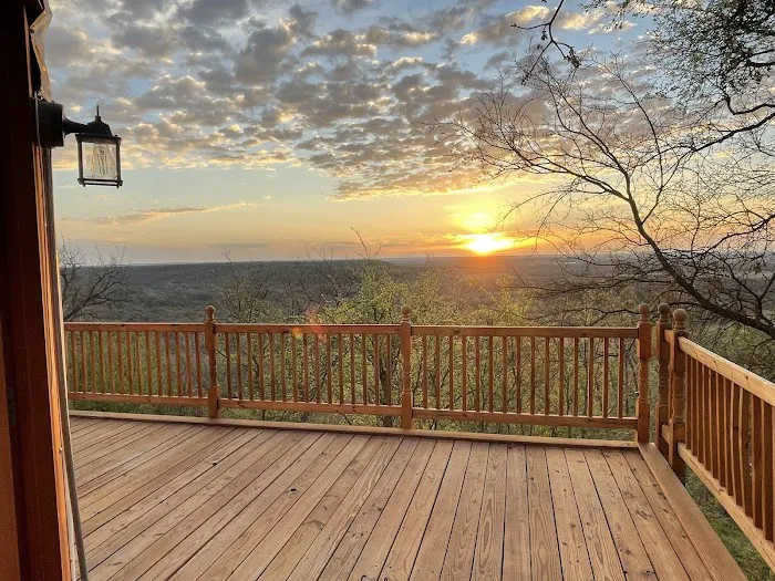 Cross Timbers Glamping Company Picture 10