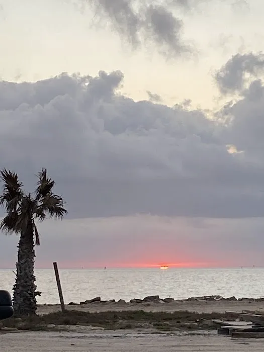 Lola & Ethel’s RV Park Picture 2