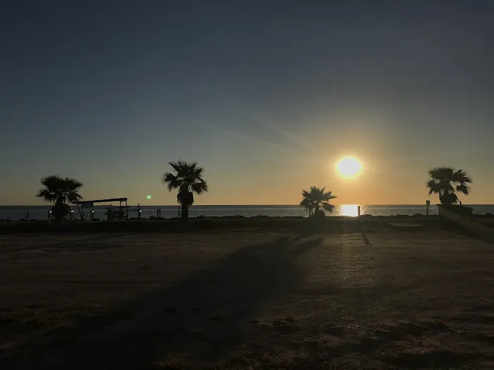 Lola & Ethel’s RV Park Picture 5