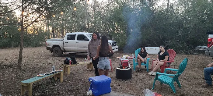 Enchanted Oaks Campground Picture 5