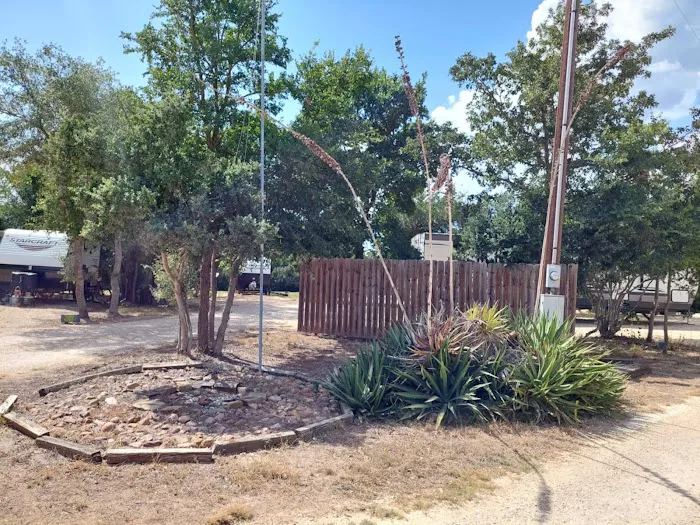 Country Sidewalk RV Park Picture 1