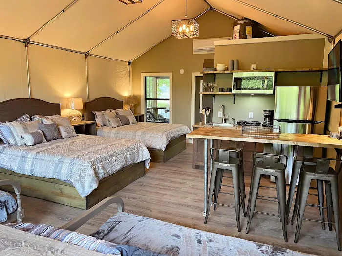 Son's Island Getaways Picture 3