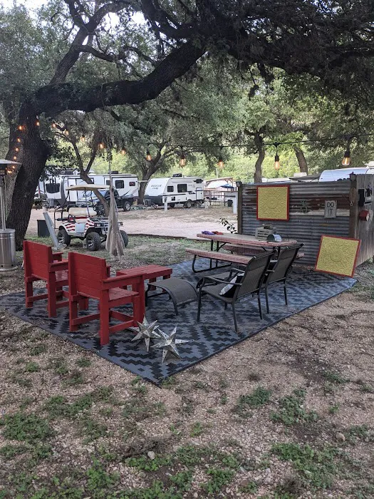 Ol' River RV Park Picture 4