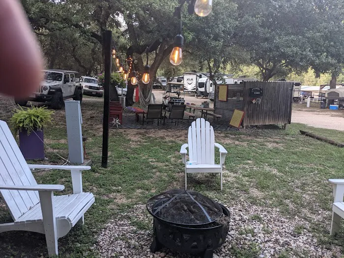 Ol' River RV Park Picture 5