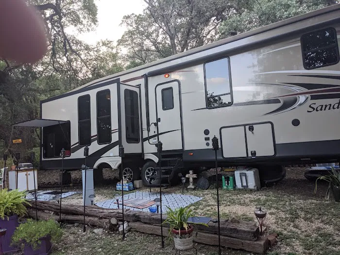 Ol' River RV Park Picture 6