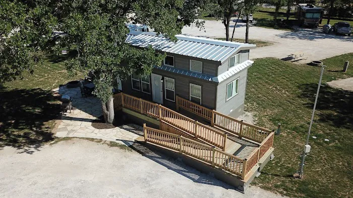 Austin East KOA Holiday Picture 1