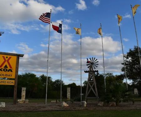 San Antonio / Alamo KOA Holiday