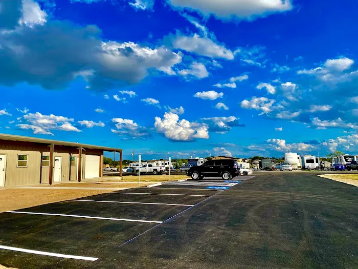 Pecan Springs RV Resort Picture 2