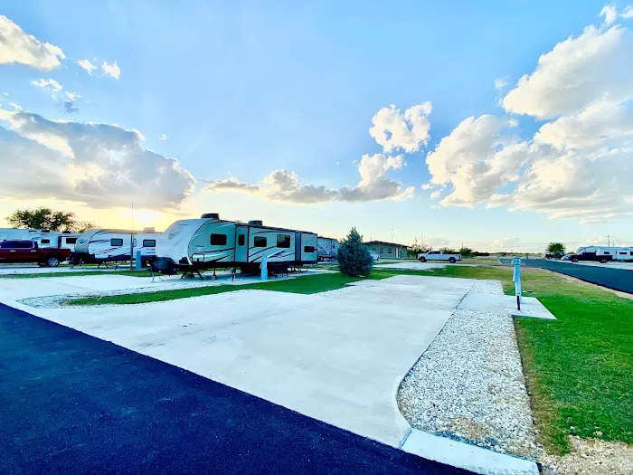 Pecan Springs RV Resort Picture 7