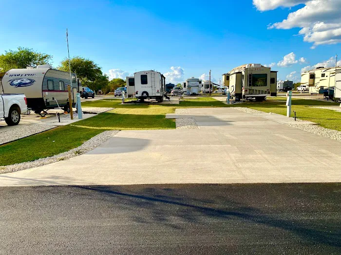 Pecan Springs RV Resort Picture 5