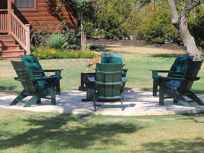 Julies Cabins Picture 6