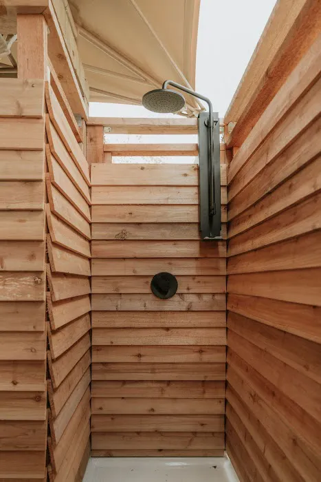 Flint & Flowers Picture 7