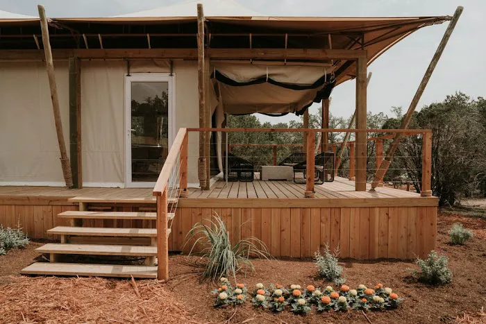 Flint & Flowers Picture 10