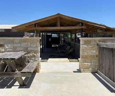 Camp Ledgerock Retreat - Luxury Glamping on Canyon Lake