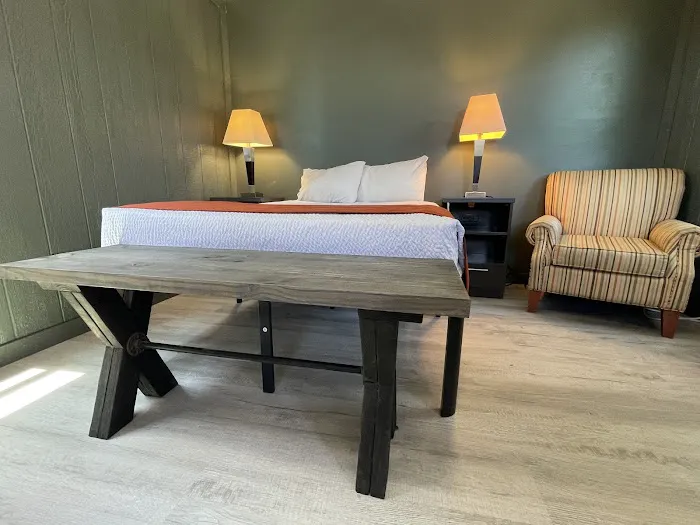 Camp Ledgerock Retreat - Luxury Glamping on Canyon Lake Picture 4