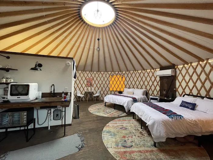 Johnny Yurts Picture 4