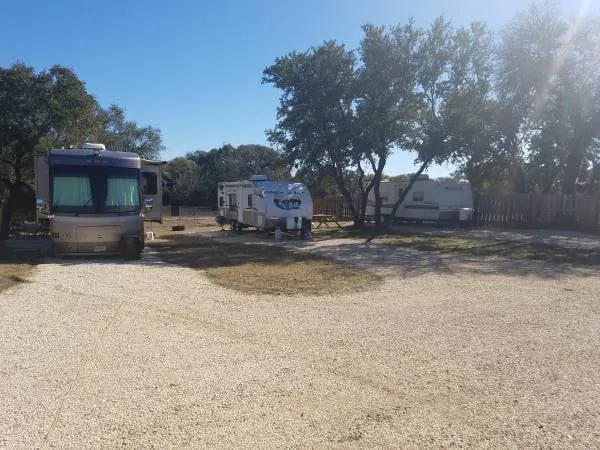 Medina River Rv Park and Camping Picture 5