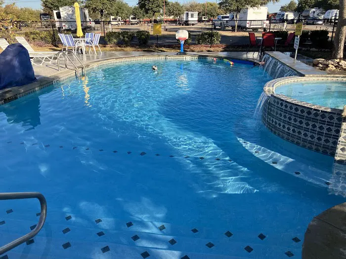 Leander / NW Austin KOA Holiday Picture 4