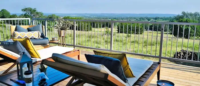 Outdoorsy Hill Country Picture 3