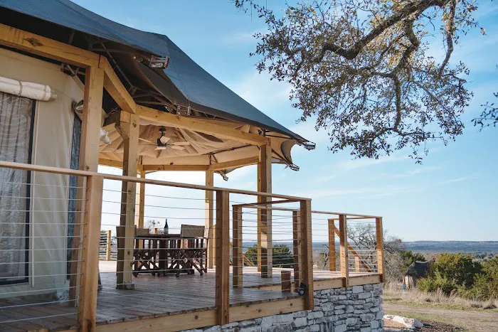 Outdoorsy Hill Country Picture 7