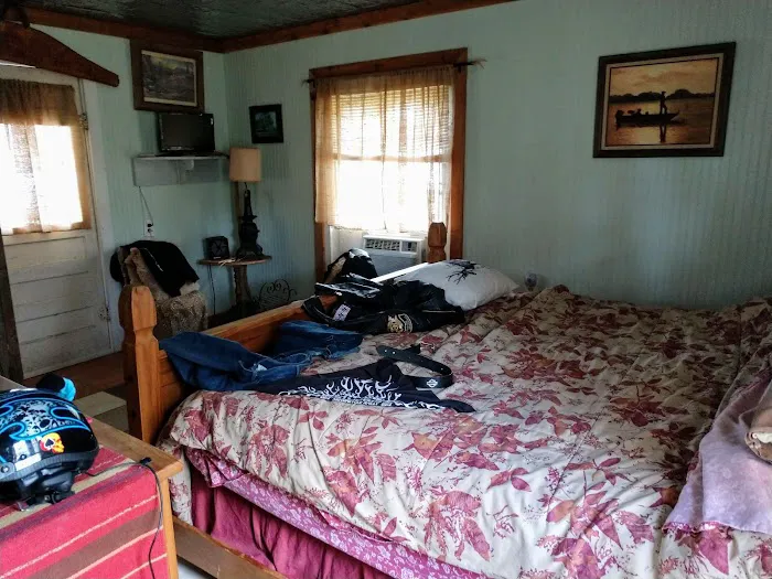 Hunters Cabin Picture 10
