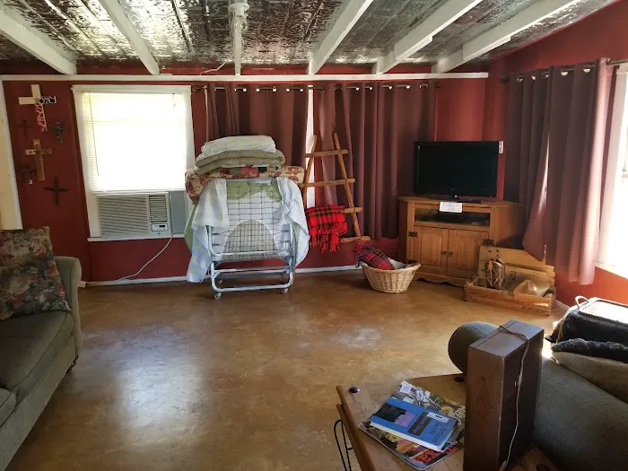 Hunters Cabin Picture 8