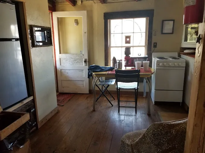 Hunters Cabin Picture 7