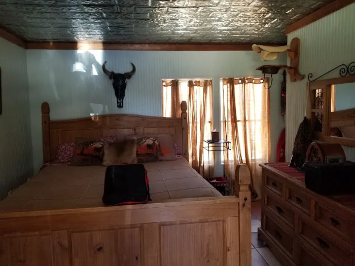 Hunters Cabin Picture 5