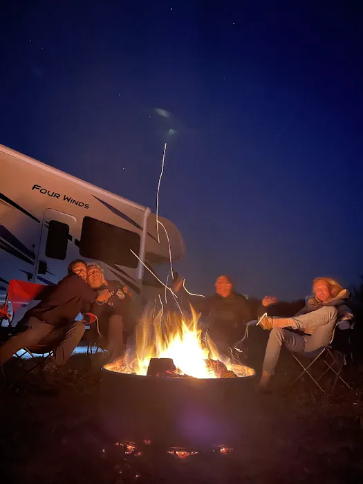 Phrog and Munkey camping Picture 1