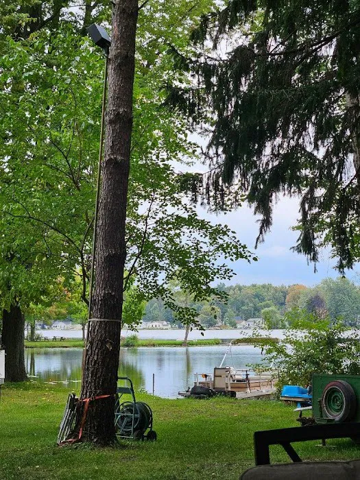 Potter Lake Shore Camp LLC Picture 3