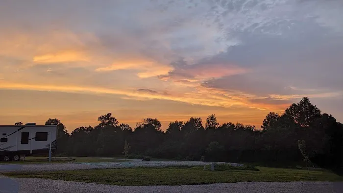 The Bee Happy Campground Picture 4